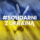 Flaga Ukrainy z hashtagiem Solidarni z Ukrainą